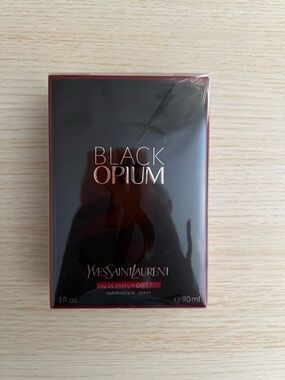 Yves Saint Laurent Black Opium Over Red Eau de Parfum